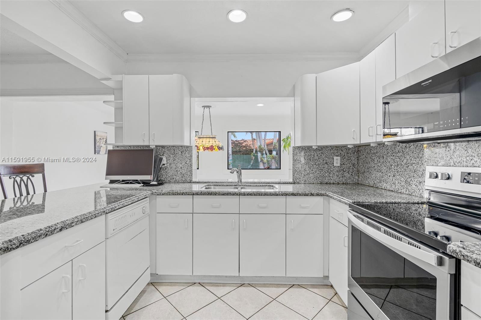 Real estate property located at 9111 12th St, Miami-dade, Westgate Gdns, Miami, FL