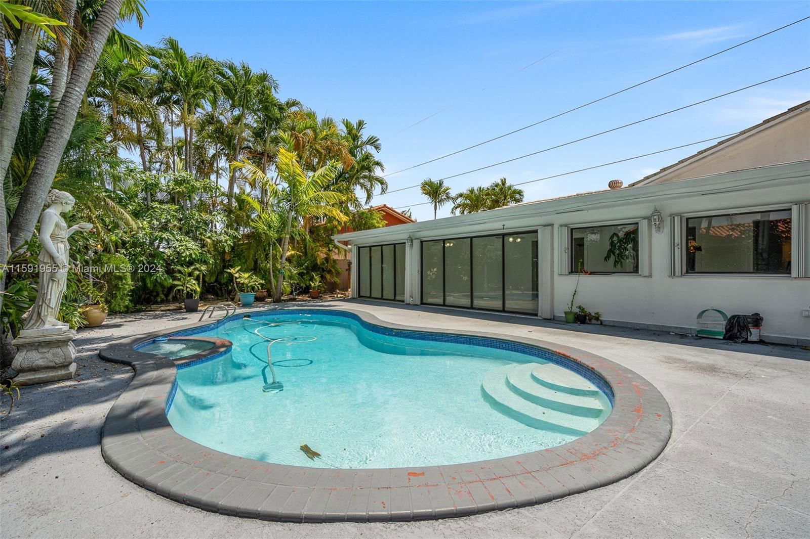Real estate property located at 9111 12th St, Miami-dade, Westgate Gdns, Miami, FL