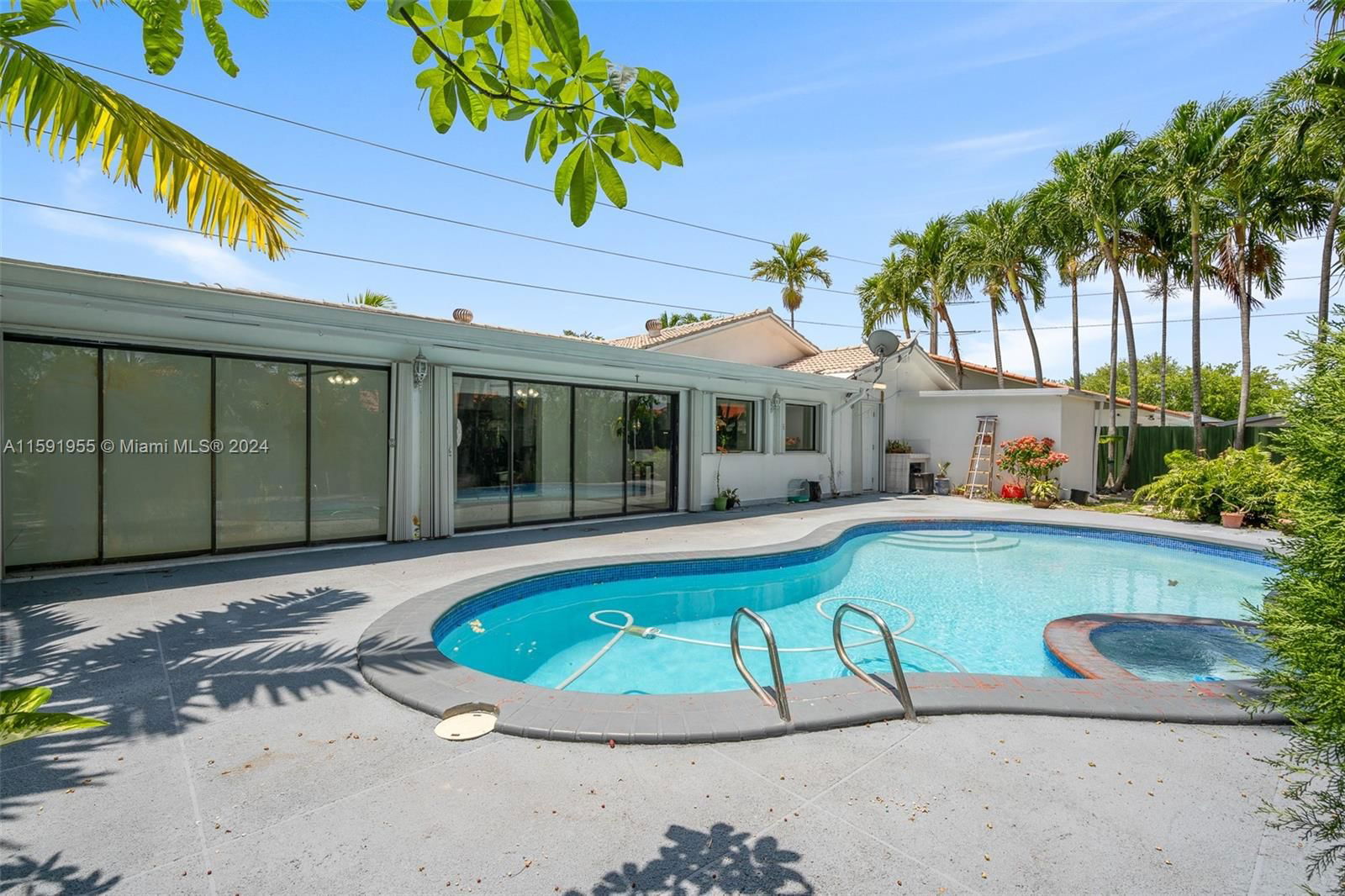 Real estate property located at 9111 12th St, Miami-dade, Westgate Gdns, Miami, FL