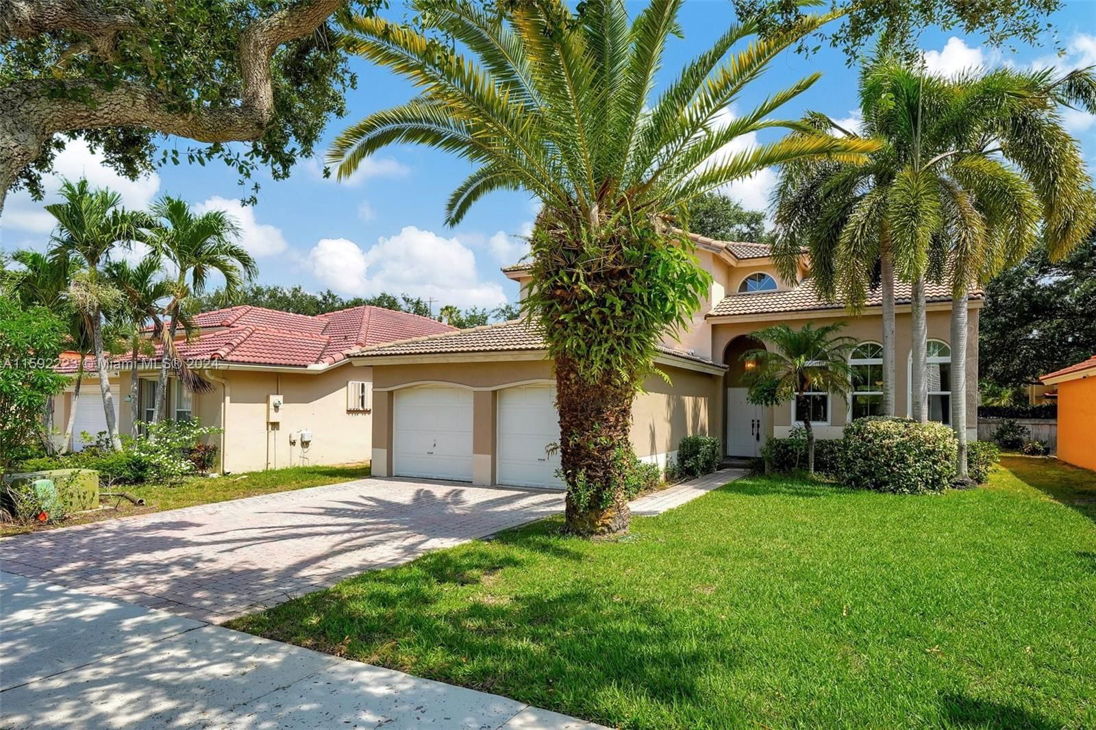 Real estate property located at 14143 Cypress Cove Cir, Broward County, POINCIANA PARC, Davie, FL