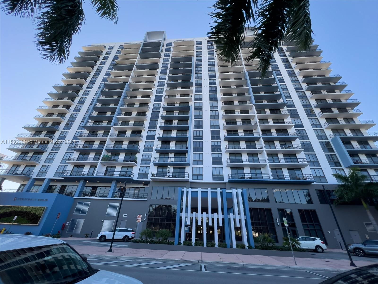 Real estate property located at 5350 84th Ave #518, Miami-Dade County, 5350 PARK CONDO, Doral, FL