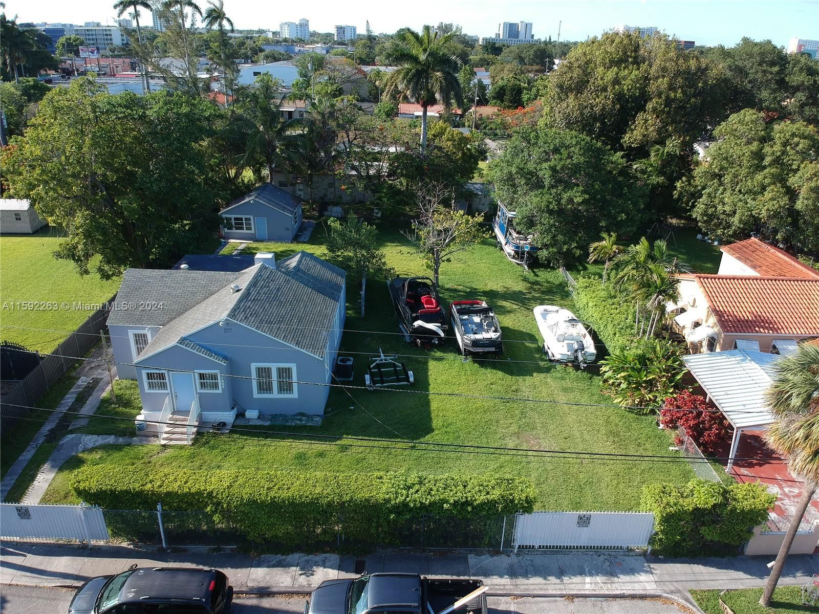 Real estate property located at 1605 26th St, Miami-Dade, EVERGREEN GARDENS, Miami, FL