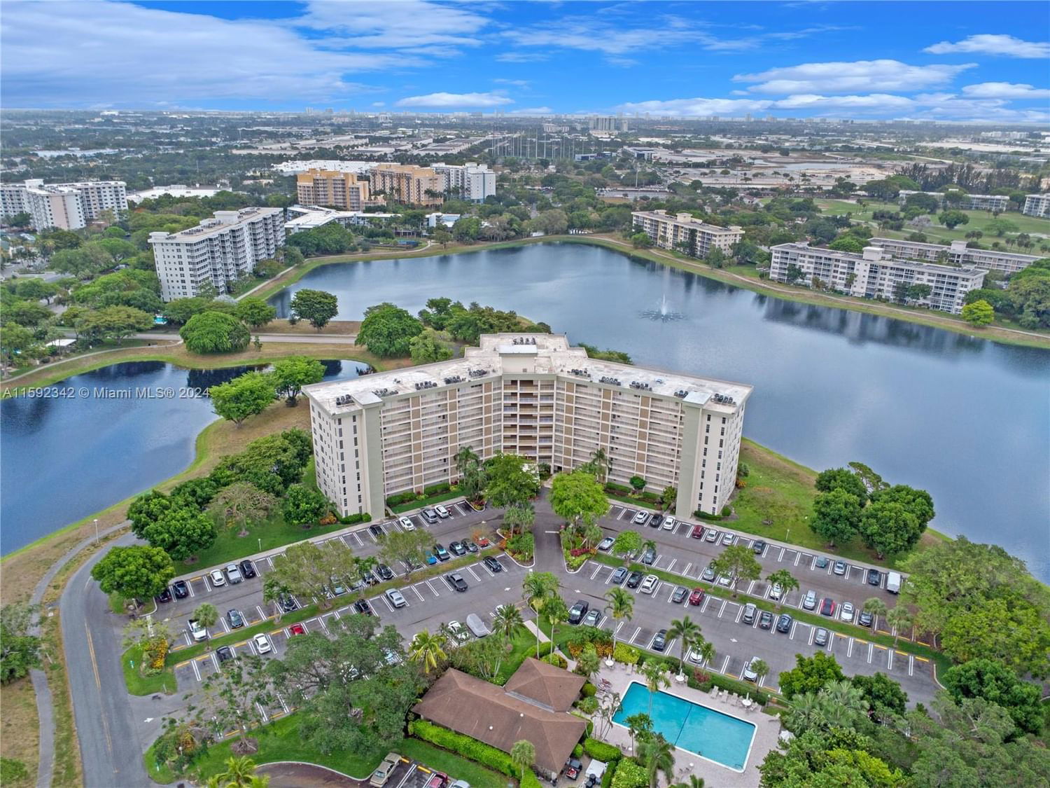 Real estate property located at 2940 Course Dr #712, Broward County, NO 39 PALM-AIRE COUNTRY C, Pompano Beach, FL