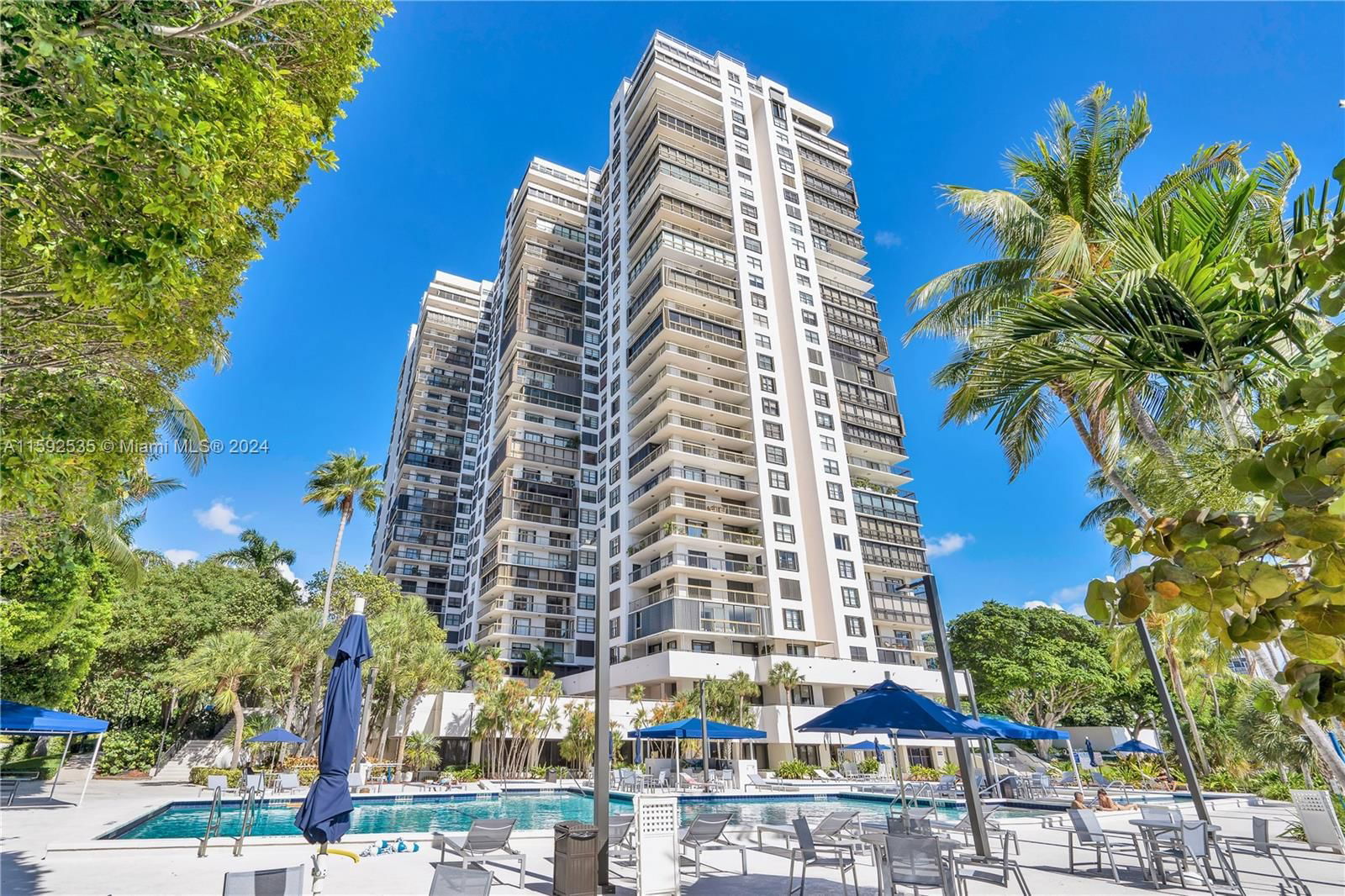 Real estate property located at 2333 Brickell Ave #609, Miami-Dade, BRICKELL BAY CLUB CONDO, Miami, FL