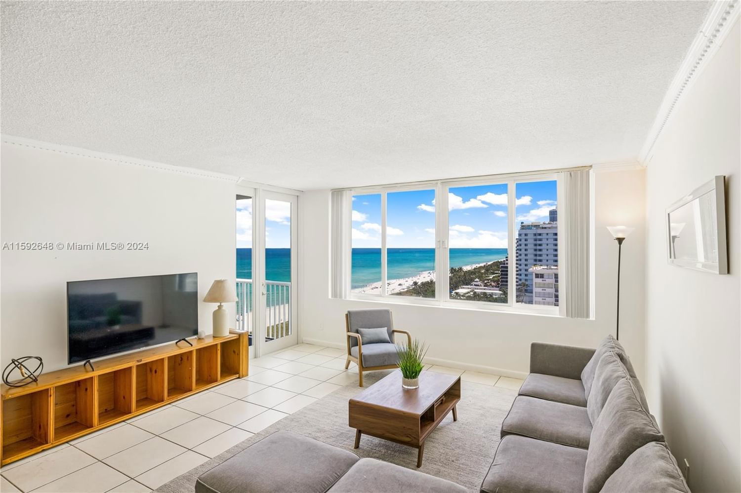 Real estate property located at 5401 Collins Ave #1114, Miami-Dade County, THE CARRIAGE HOUSE CONDO, Miami Beach, FL
