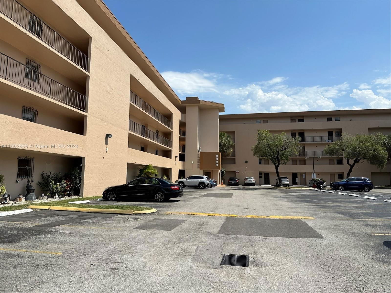 Real estate property located at 8889 Fontainebleau Blvd #403, Miami-Dade, PINESIDE NO 2 CONDO, Miami, FL