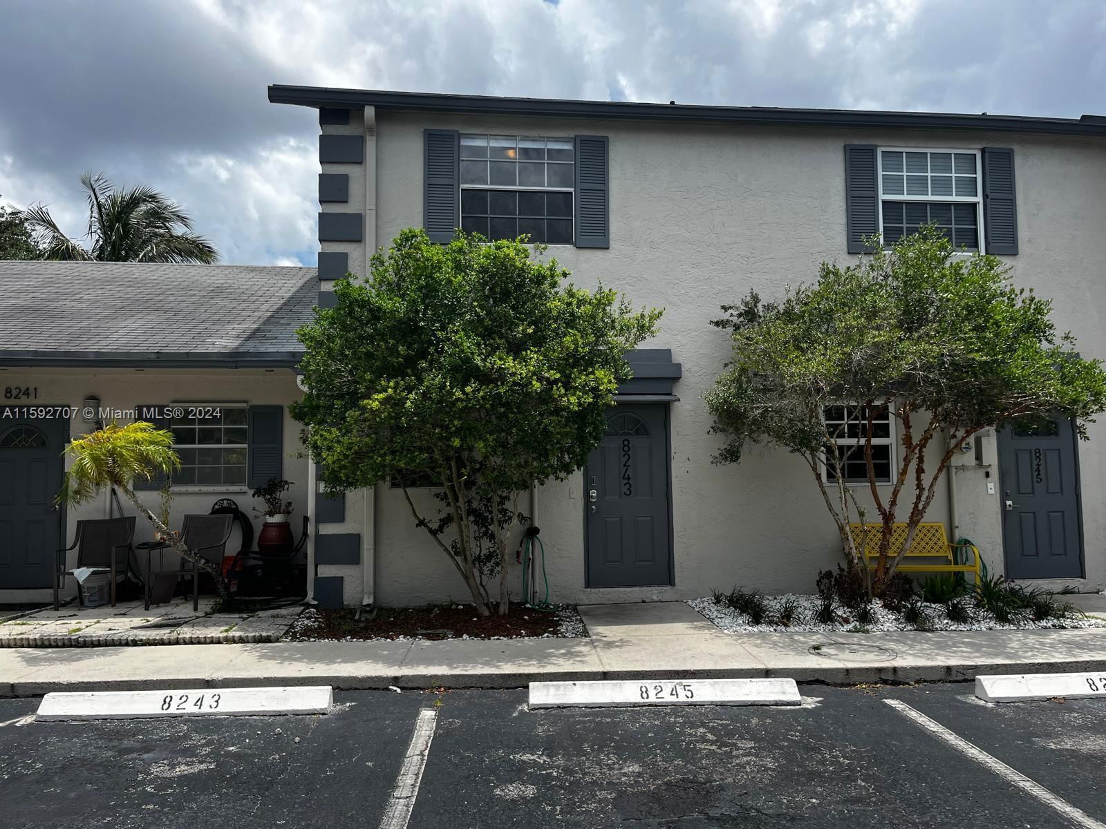 Real estate property located at 8243 Fairway Rd, Broward County, SPRING TREE, Sunrise, FL