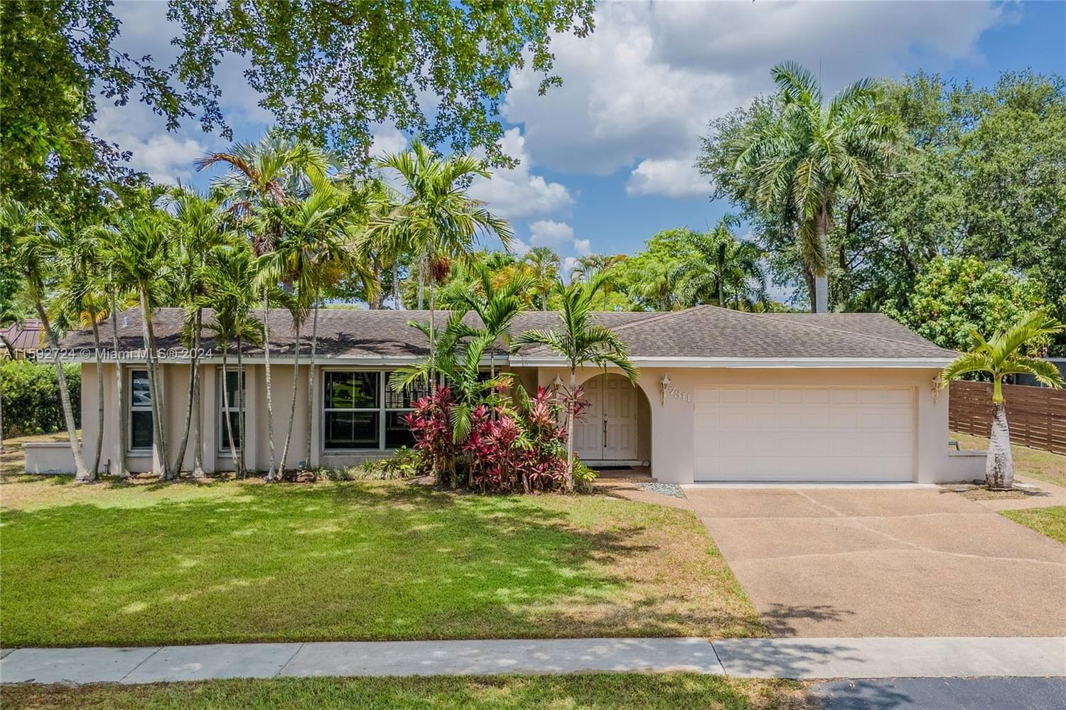 Real estate property located at 7311 9th Ct, Broward County, ROYAL PALM ESTATES SEC 4, Plantation, FL