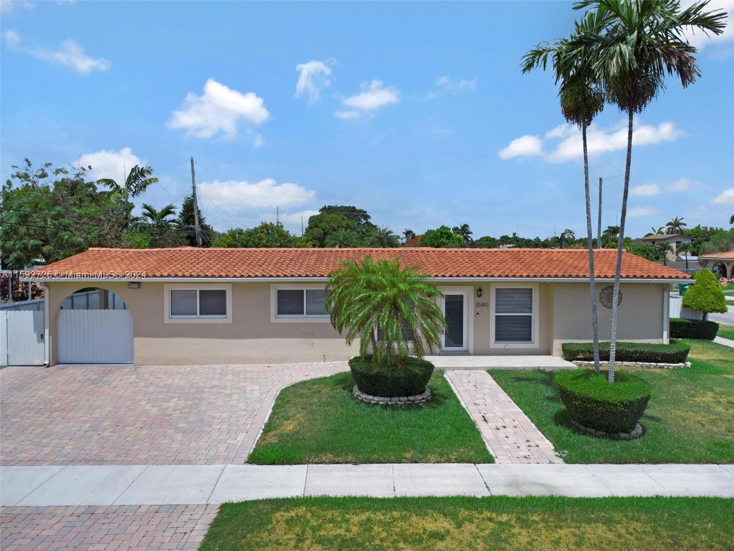 Real estate property located at 5590 6th Ave, Miami-Dade County, PALM SPRINGS 5TH ADDN SEC, Hialeah, FL