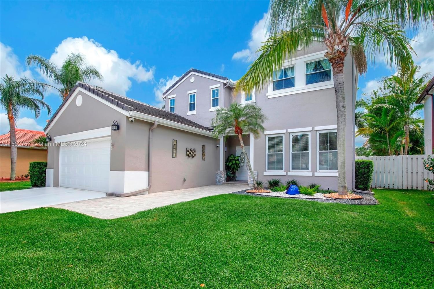 Real estate property located at 589 Carrington Dr, Broward County, SECTOR 4 NORTH, Weston, FL