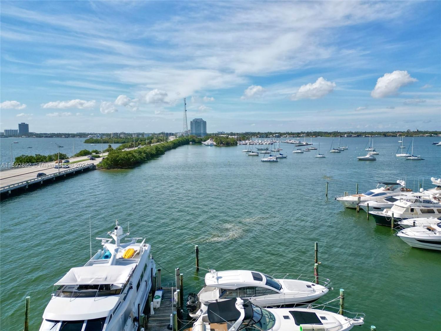 Real estate property located at 7904 West Dr #304, Miami-Dade, BAYSHORE YACHT & TENNIS C, North Bay Village, FL