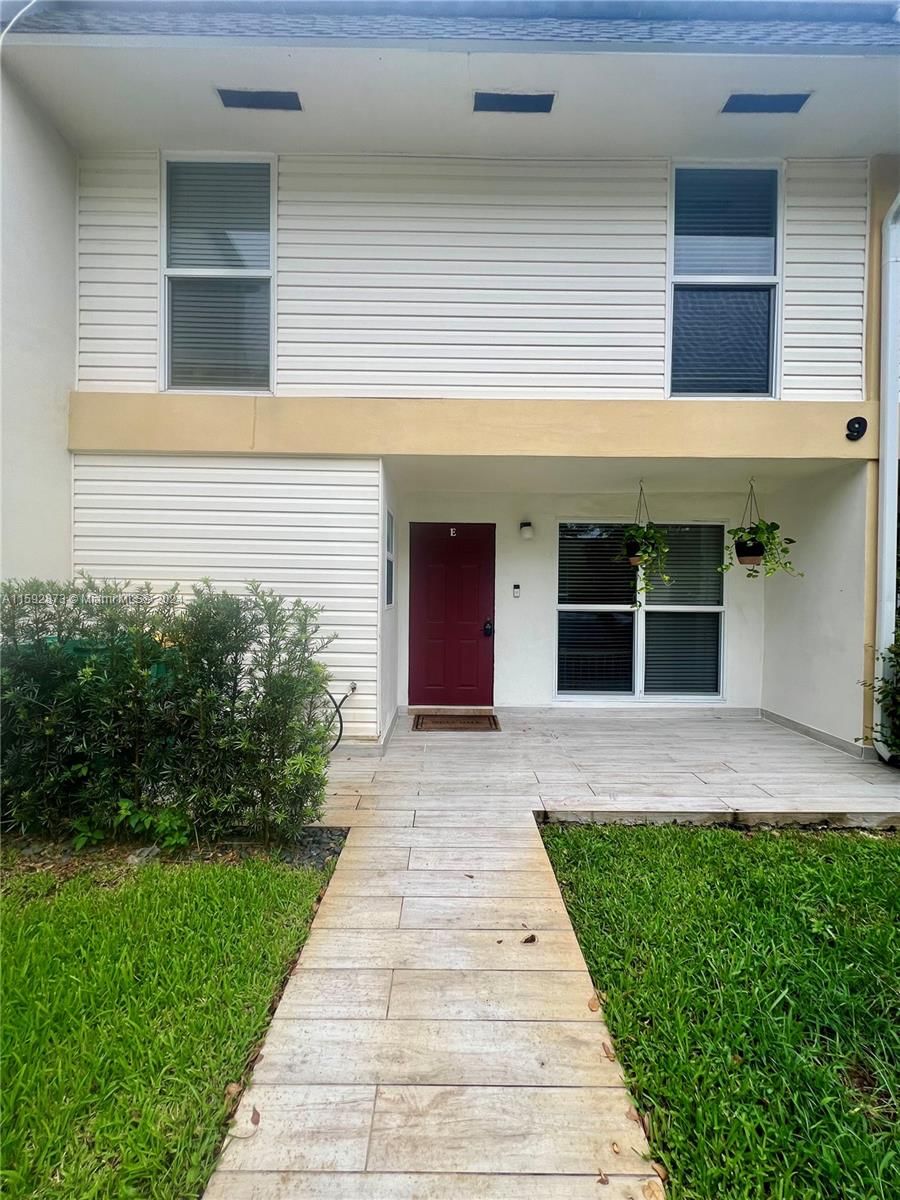 Real estate property located at 2750 34th Ave #9E, Broward, HOLLYWOOD GARDENS CONDOMI, Hollywood, FL