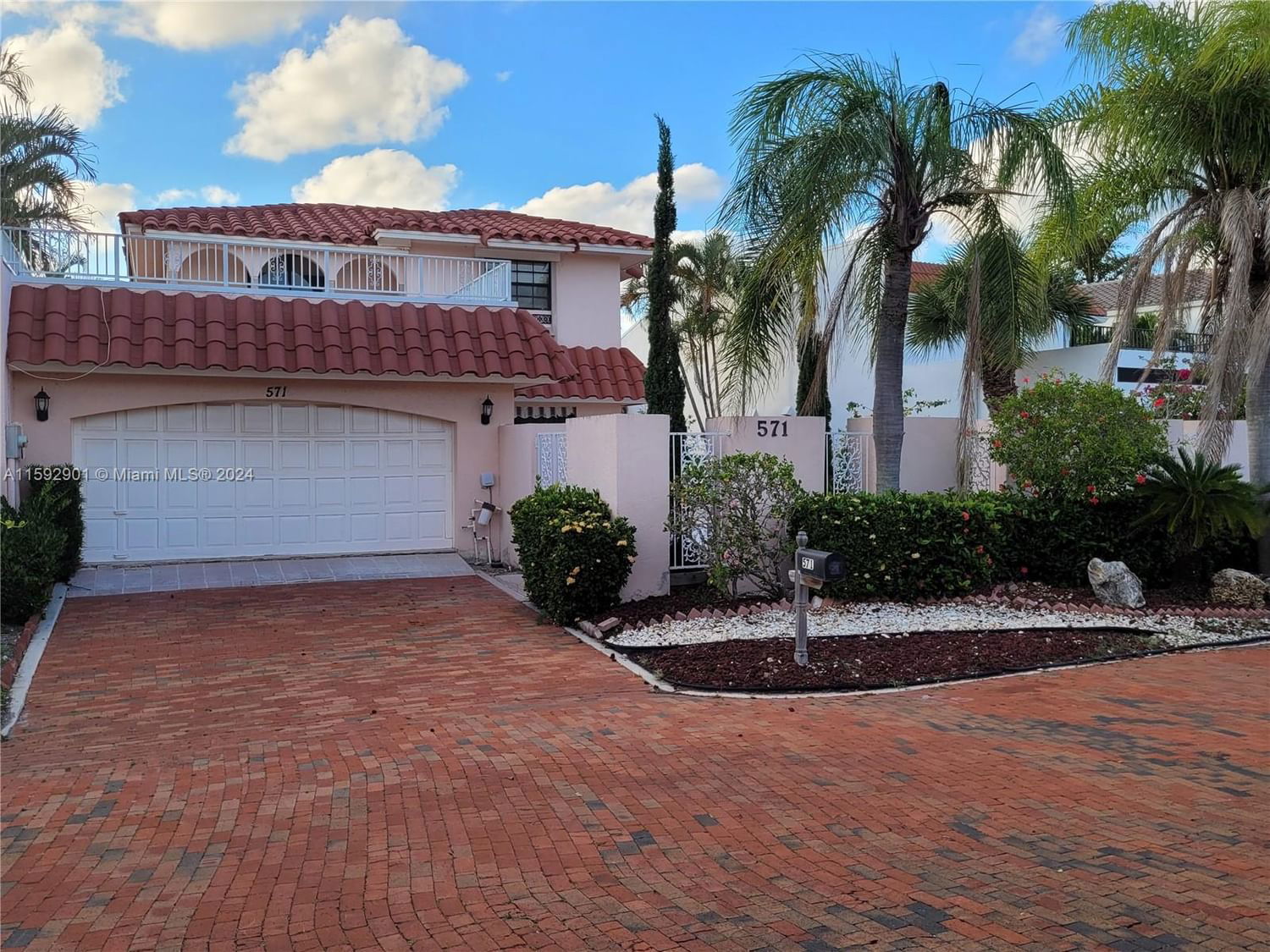 Real estate property located at 571 Pelican Way, Palm Beach County, PELICAN HARBOR PH 3-A, Delray Beach, FL