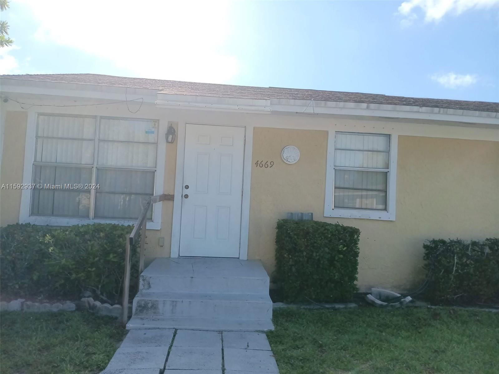 Real estate property located at 4669 Martha Louise Dr, Palm Beach County, MARGUERITA VILLAS, West Palm Beach, FL