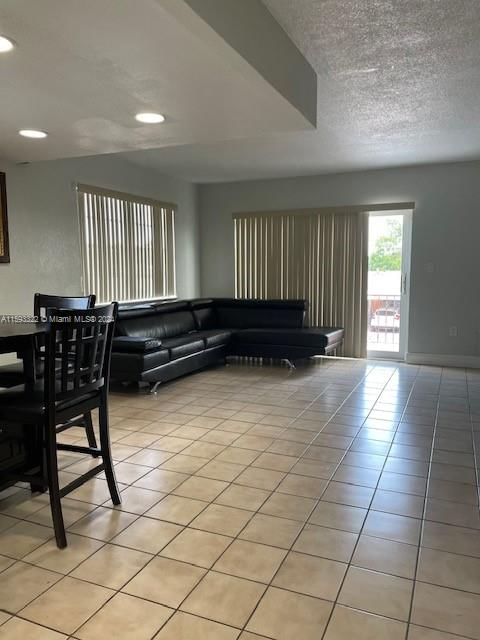 Real estate property located at 6600 2nd Ct B21, Miami-Dade, WESTLAND MANORS EAST COND, Hialeah, FL