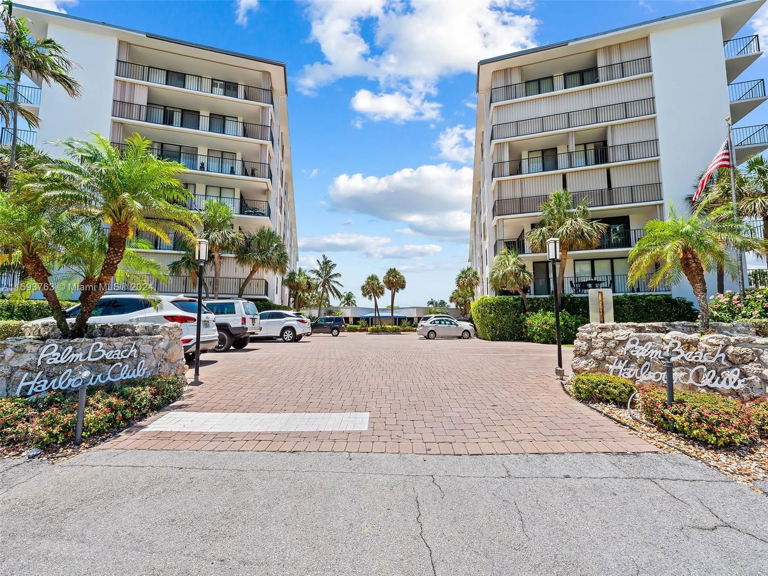Real estate property located at 3545 Ocean Blvd #214, Palm Beach County, PALM BEACH HARBOUR CLUB C, South Palm Beach, FL
