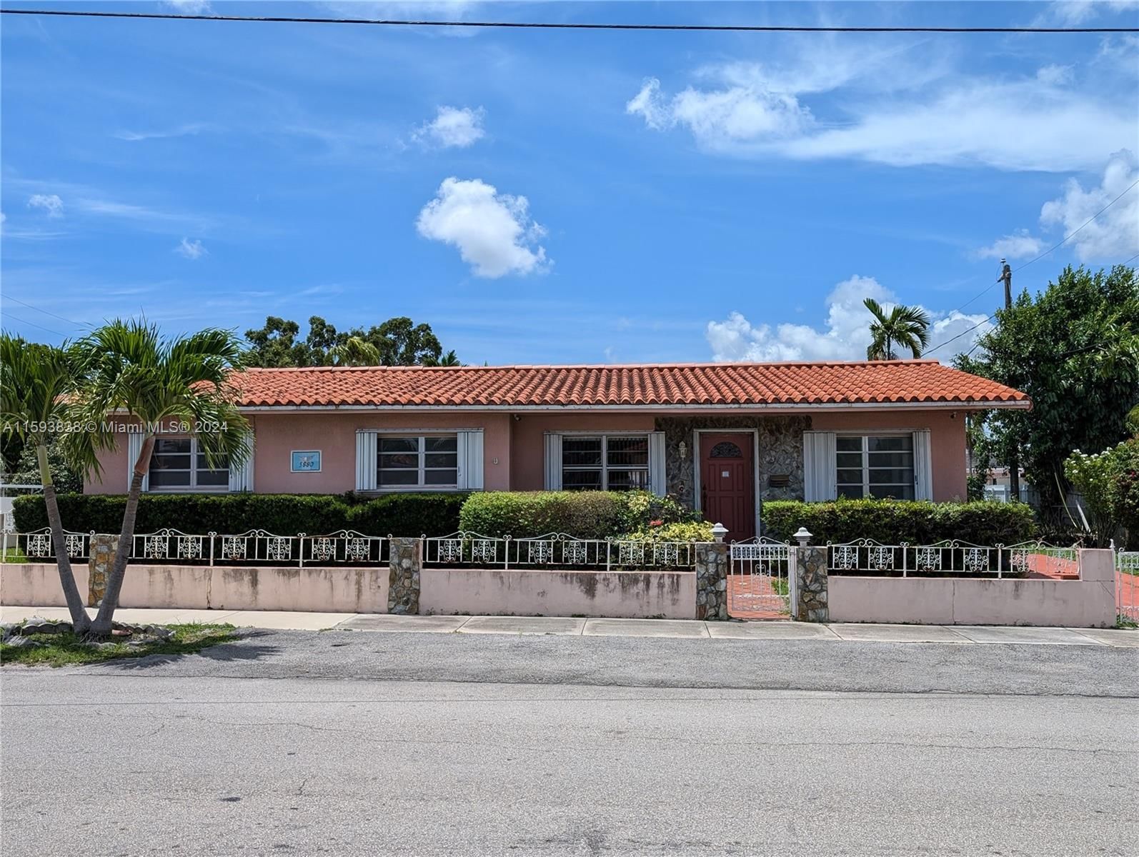 Real estate property located at 5880 6th St, Miami-Dade County, PERRY VISTA, Miami, FL