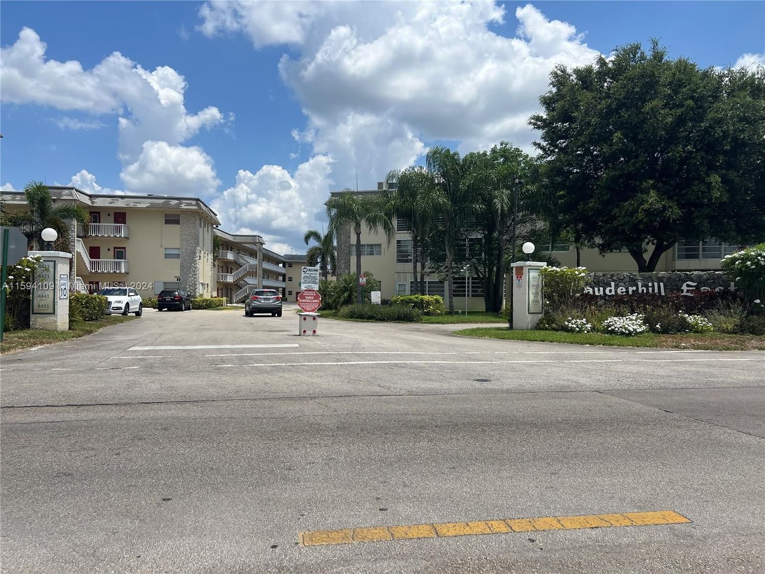 Real estate property located at 4321 16th St C202, Broward, CAMELOT HALL CONDO, Lauderhill, FL