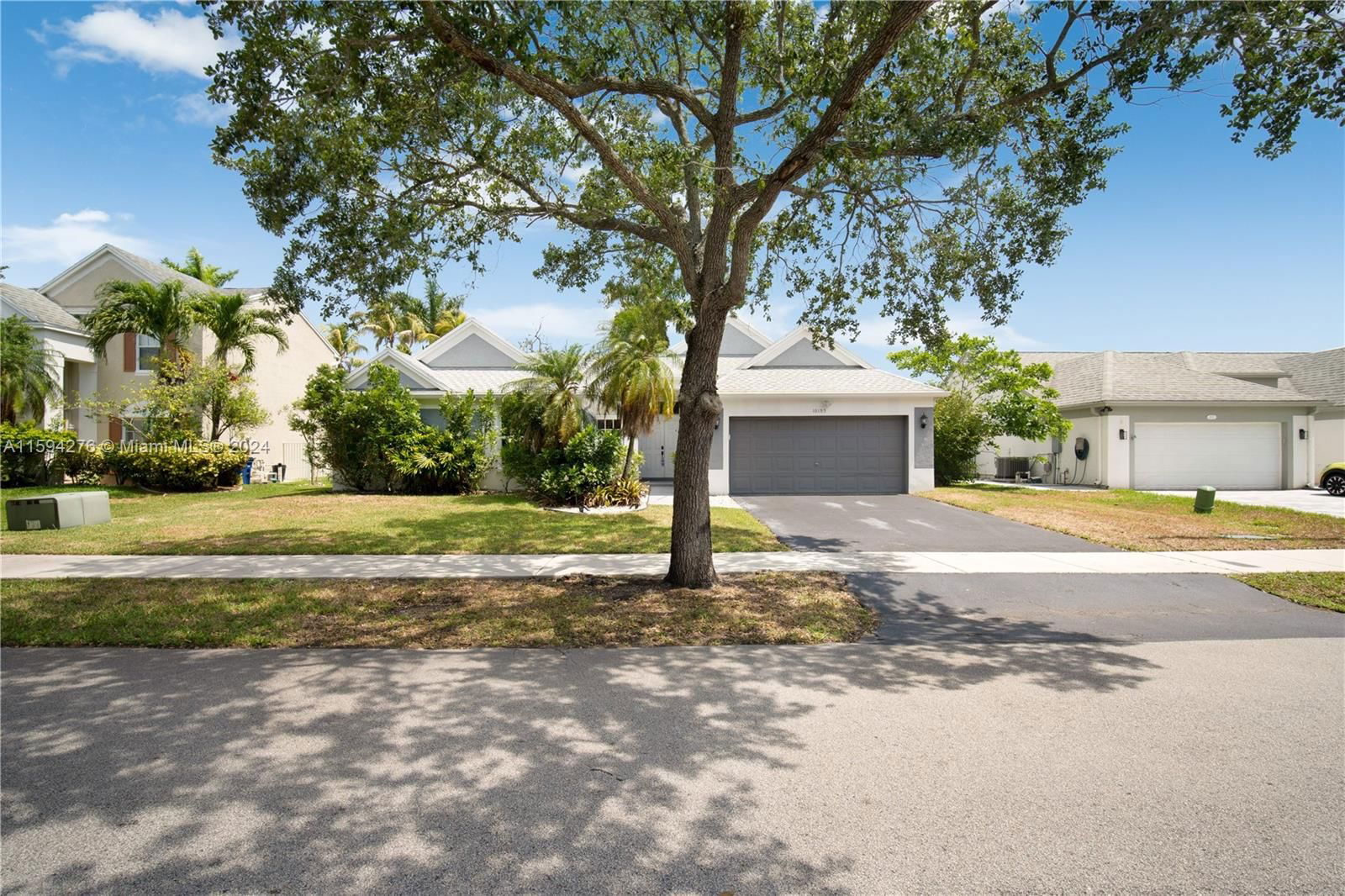 Real estate property located at 10185 Grove Ln, Broward, COOPERS GROVE, Cooper City, FL