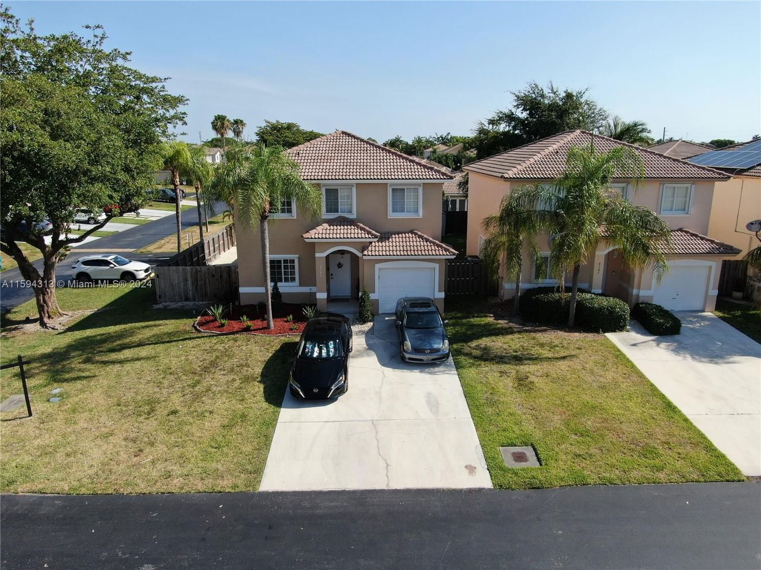 Real estate property located at 8795 214th Ter, Miami-Dade County, LAKES BY THE BAY SEC 12, Cutler Bay, FL