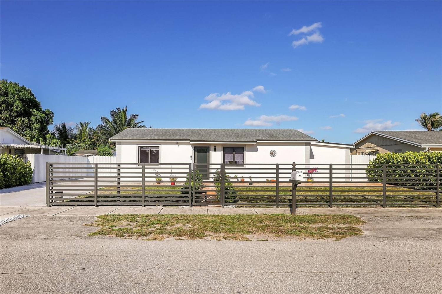 Real estate property located at 17821 54th Ave, Miami-Dade County, CAROL CITY LAKE STEVEN ES, Miami Gardens, FL