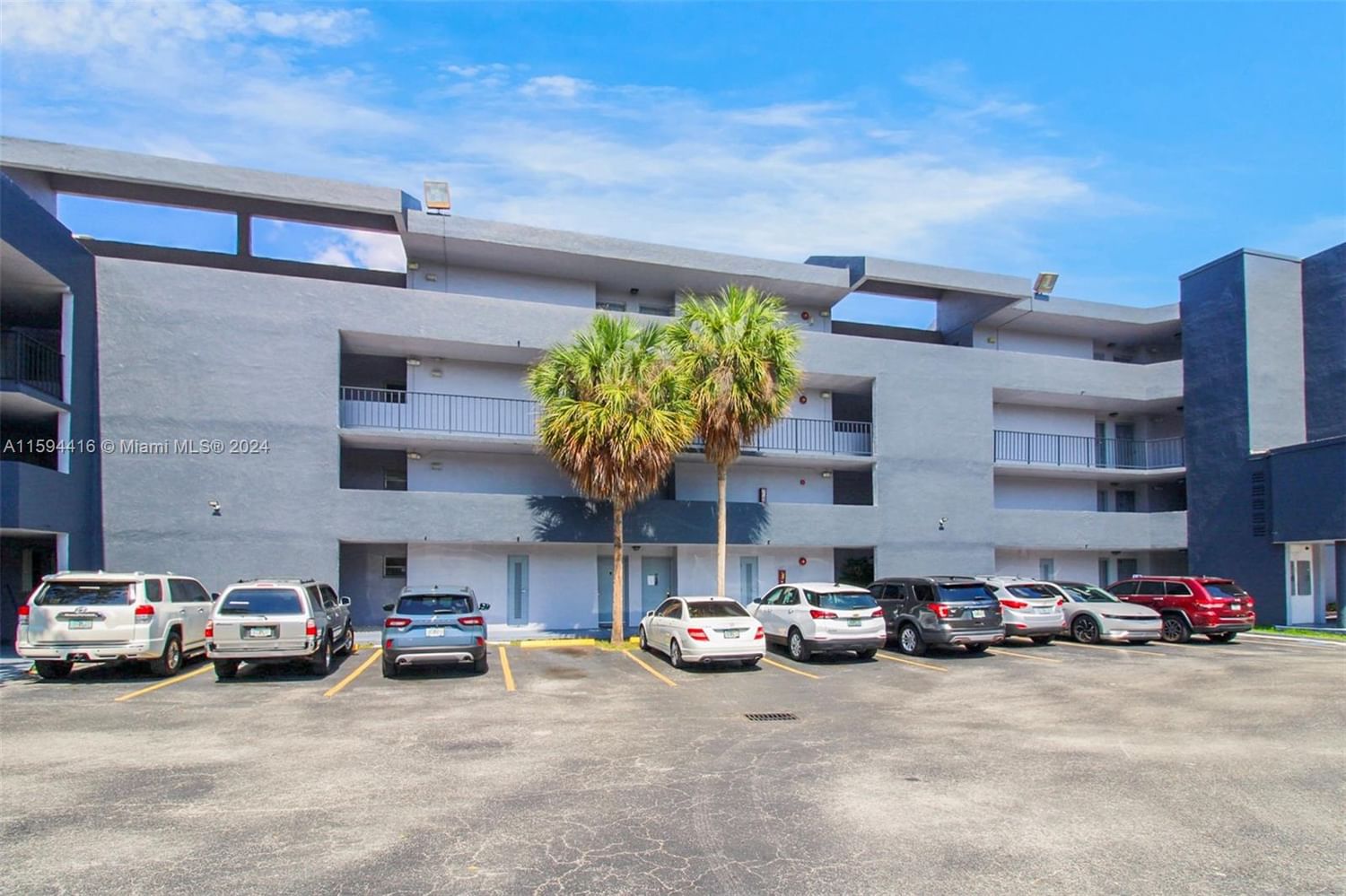 Real estate property located at 110 Fontainebleau Blvd #104, Miami-Dade, THE GREENS CONDO, Miami, FL