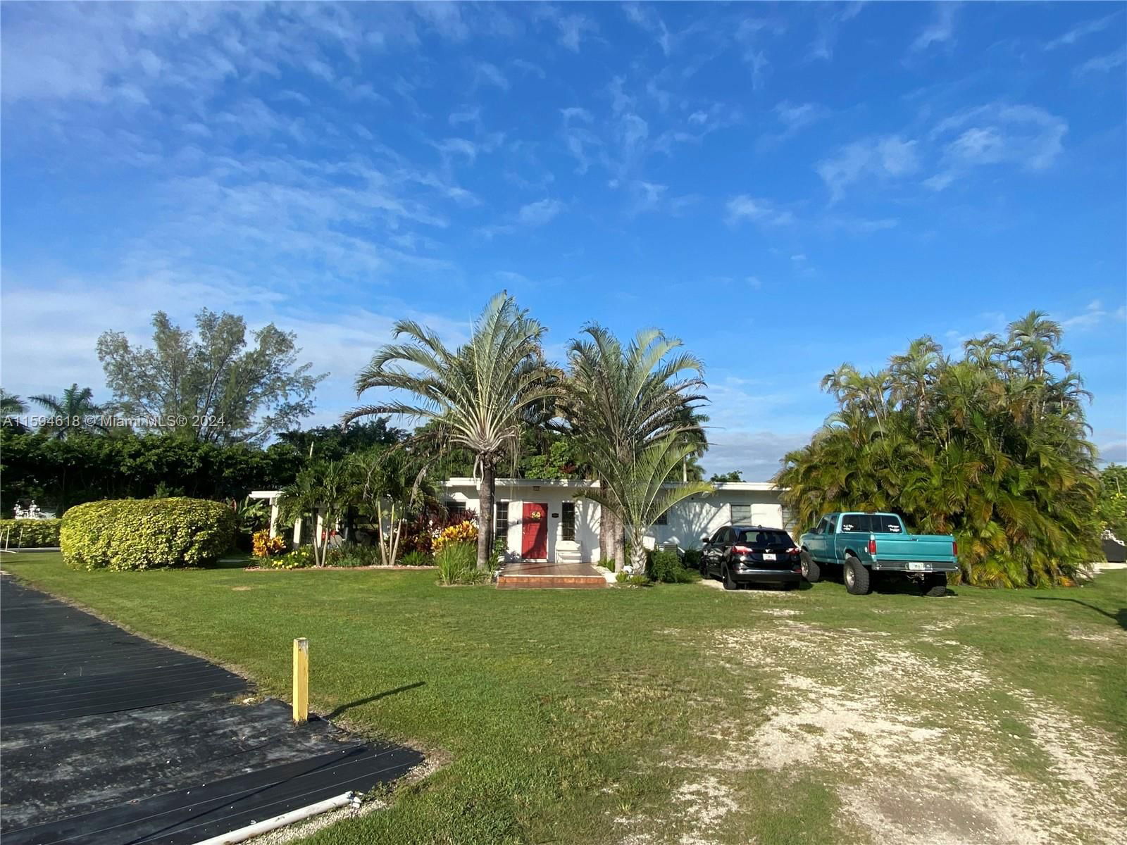 Real estate property located at 18245 256 St, Miami-Dade County, The Redlands, Homestead, FL