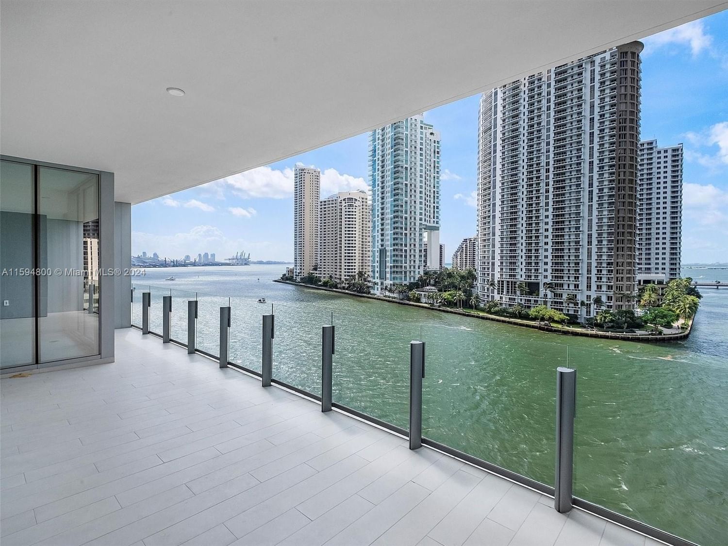 Real estate property located at 300 Biscayne blvd way #702, Miami-Dade, Aston Martin, Miami, FL