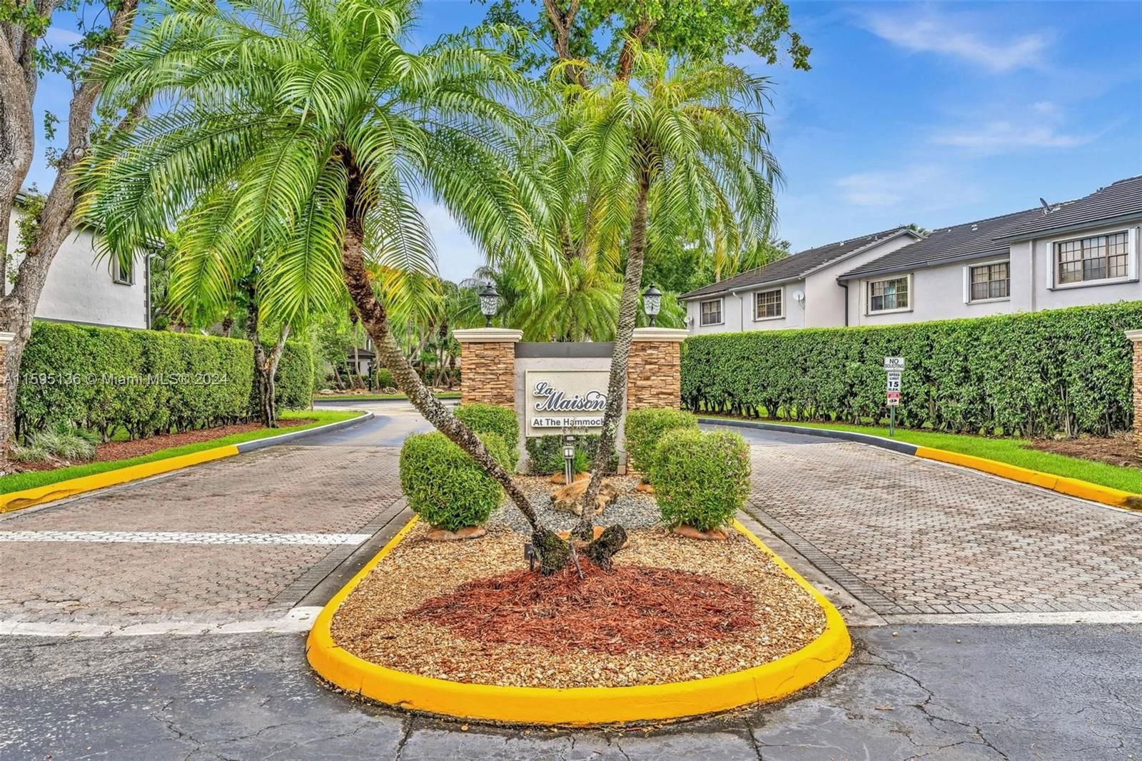 Real estate property located at 11042 154th Pl, Miami-Dade County, LA MAISON AT THE HAMMOCKS, Miami, FL