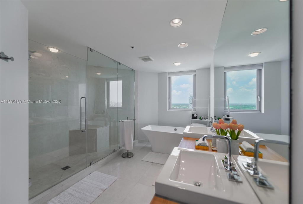 Real estate property located at 17111 Biscayne Blvd #2303, Miami-dade, Marina Palms Residences S, North Miami Beach, FL