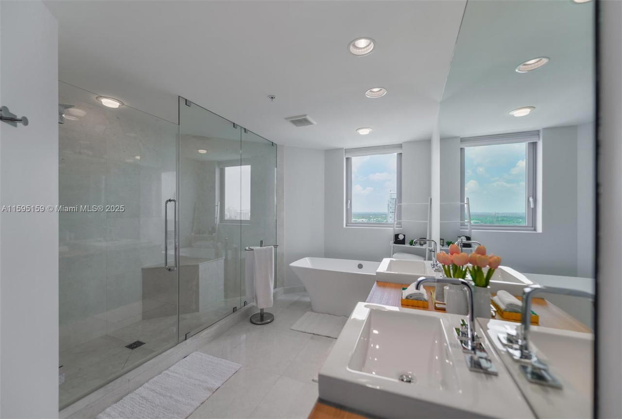 Real estate property located at 17111 Biscayne Blvd #2303, Miami-dade, Marina Palms Residences S, North Miami Beach, FL