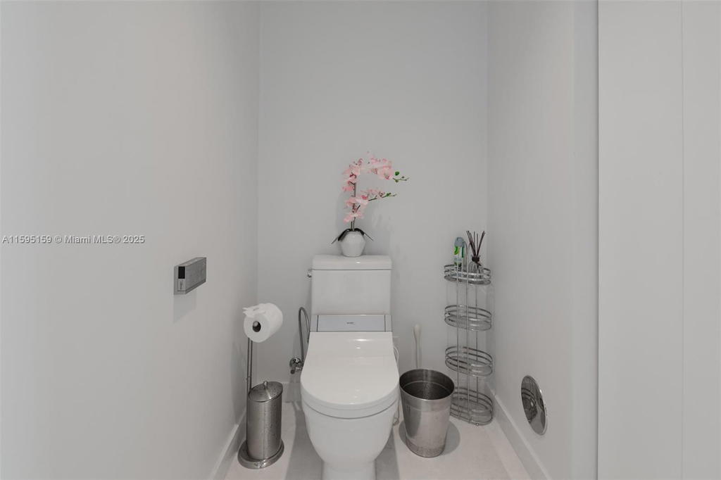 Real estate property located at 17111 Biscayne Blvd #2303, Miami-dade, Marina Palms Residences S, North Miami Beach, FL