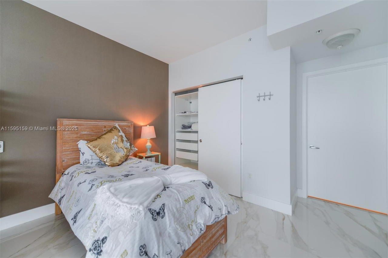 Real estate property located at 17111 Biscayne Blvd #2303, Miami-dade, Marina Palms Residences S, North Miami Beach, FL