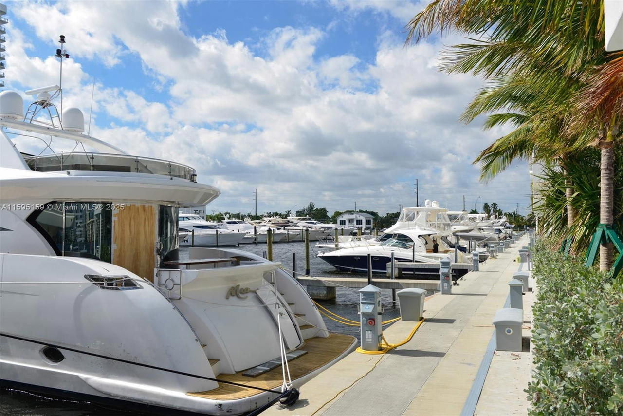 Real estate property located at 17111 Biscayne Blvd #2303, Miami-dade, Marina Palms Residences S, North Miami Beach, FL
