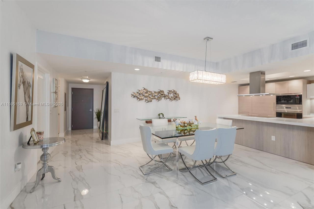 Real estate property located at 17111 Biscayne Blvd #2303, Miami-dade, Marina Palms Residences S, North Miami Beach, FL