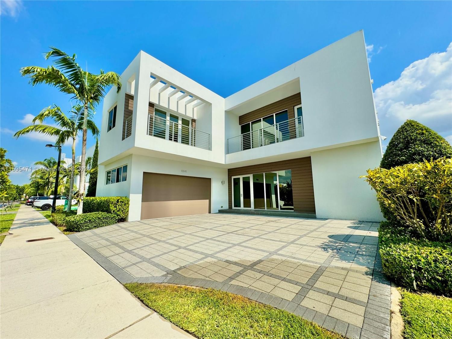 Real estate property located at 10041 75th St, Miami-Dade County, DORAL COMMONS RESIDENTIAL, Doral, FL