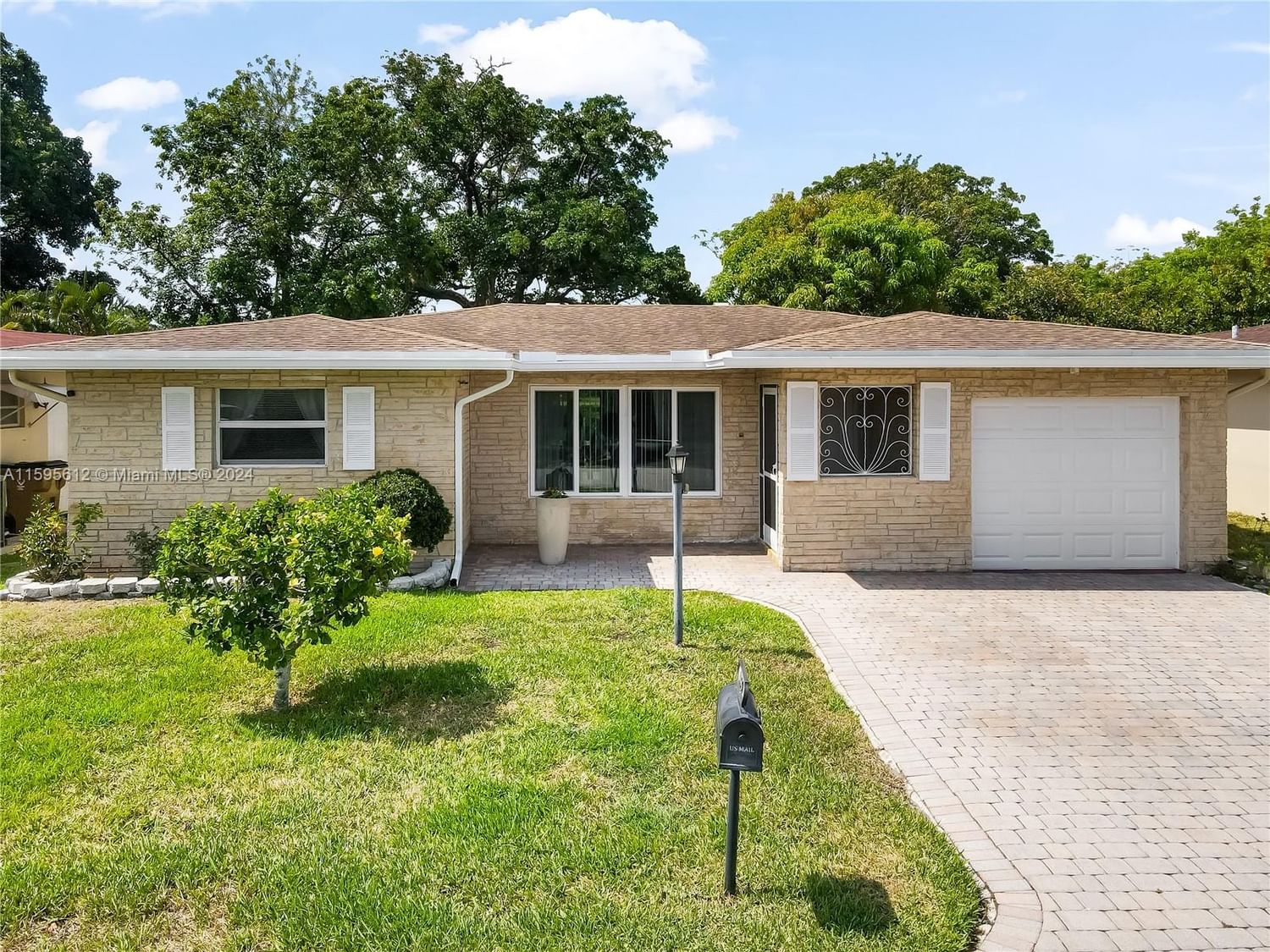 Real estate property located at 1220 48th Pl, Broward, CRYSTAL LAKE 4TH SEC, Deerfield Beach, FL