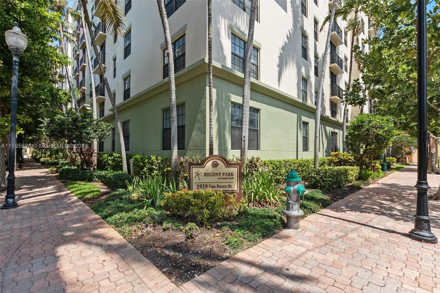 Real estate property located at 1919 Van Buren St #812A, Broward County, REGENT PARK CONDO, Hollywood, FL