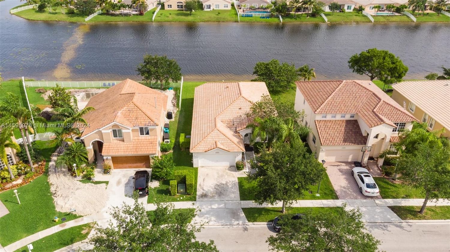 Real estate property located at 14385 15th St, Broward County, PEMBROKE FALLS PHASE 6, Pembroke Pines, FL