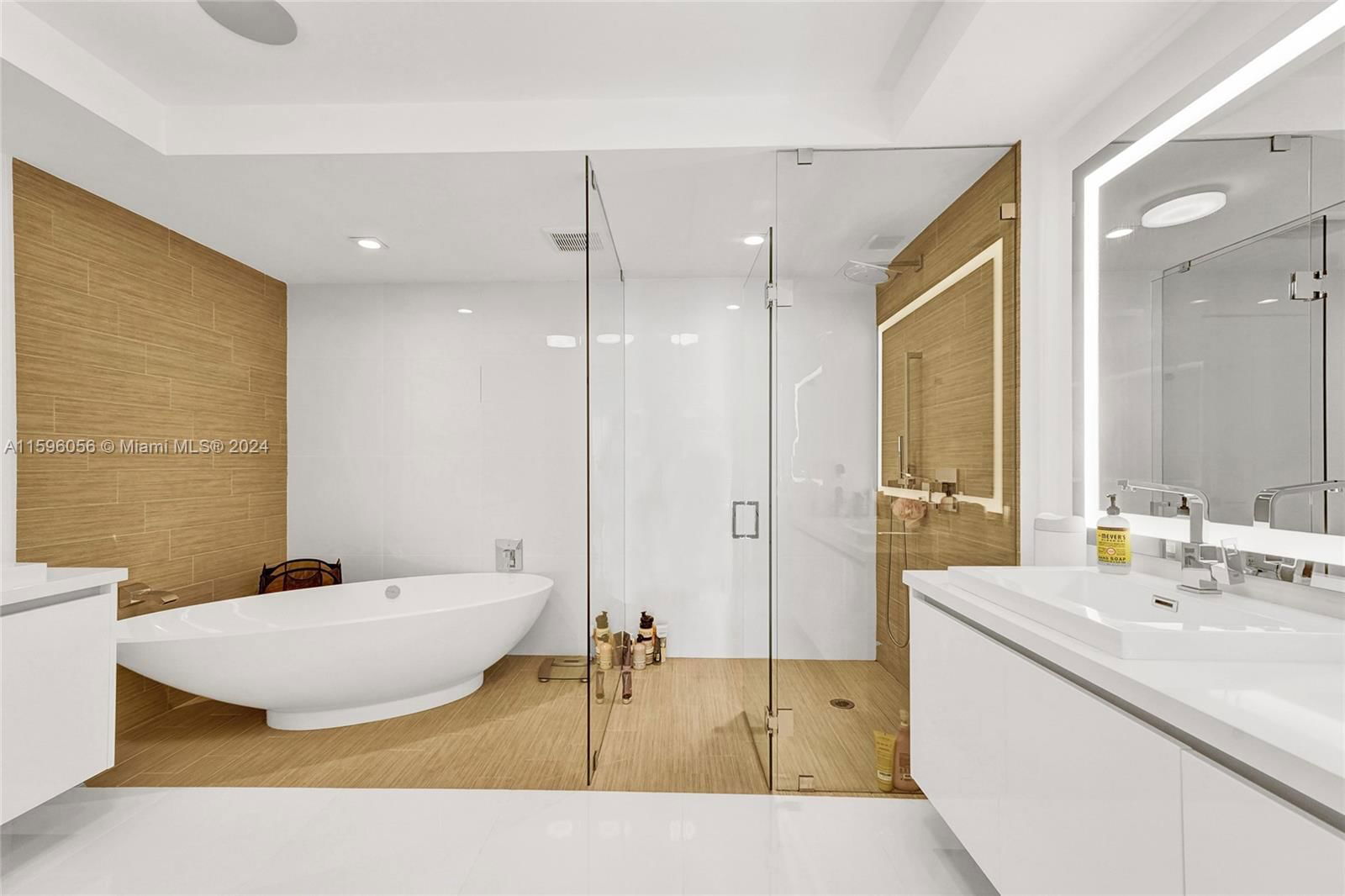 Real estate property located at 330 Sunny Isles Blvd #5-2101, Miami-dade, Parque Towers Condo, Sunny Isles Beach, FL
