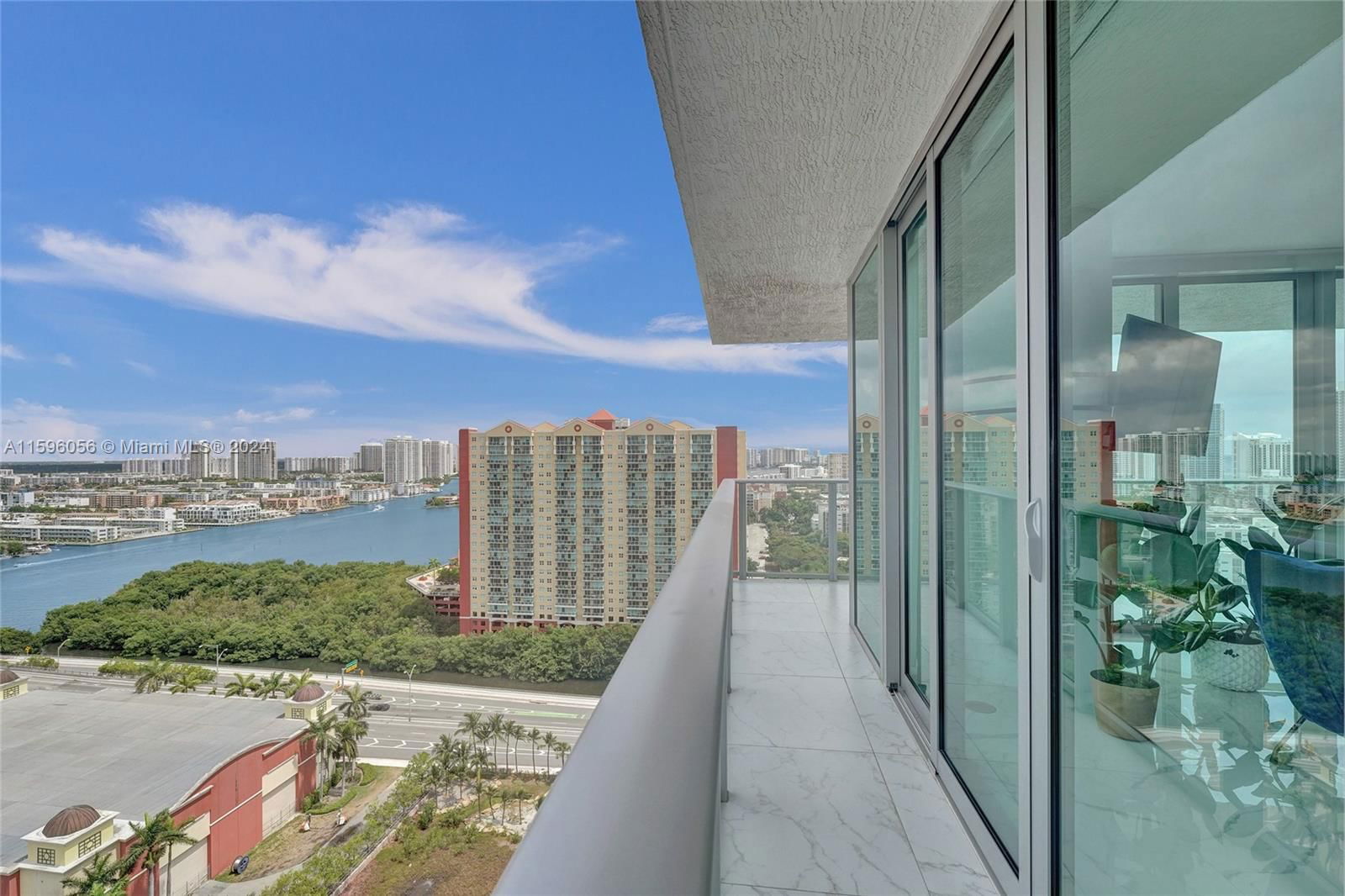 Real estate property located at 330 Sunny Isles Blvd #5-2101, Miami-dade, Parque Towers Condo, Sunny Isles Beach, FL