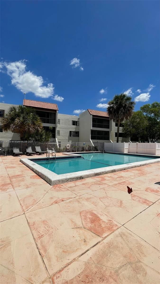 Real estate property located at 301 Racquet Club Rd #302, Broward County, BUILDING FOUR OF RACQUET, Weston, FL