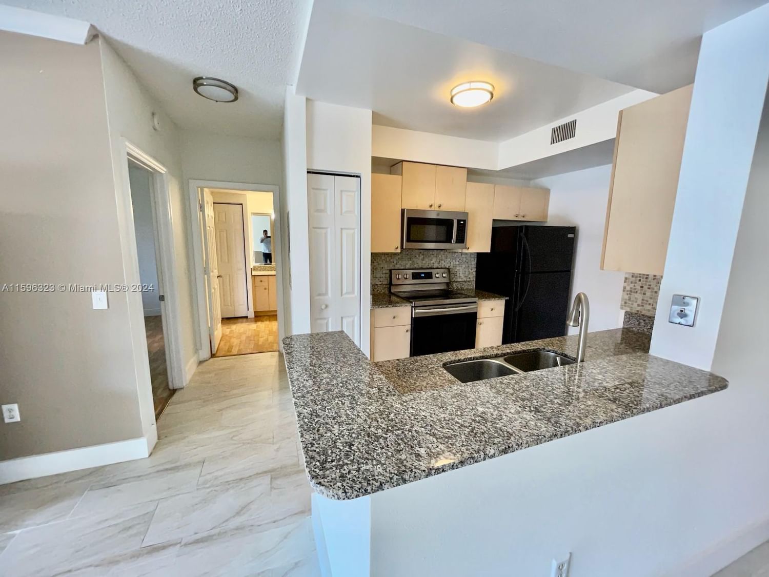 Real estate property located at 2490 Centergate Dr #203, Broward County, AVENTINE AT MIRAMAR CONDO, Miramar, FL