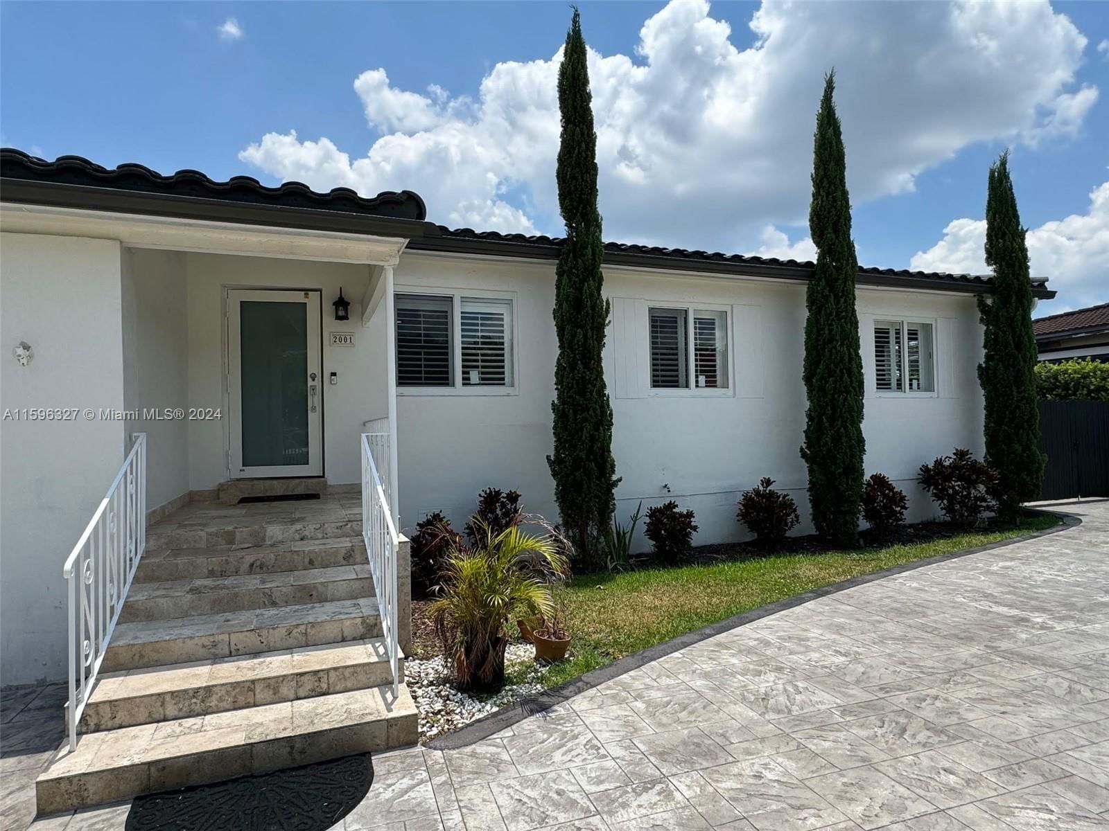 Real estate property located at 2001 82nd Pl, Miami-Dade County, MIRACLE MANOR, Miami, FL