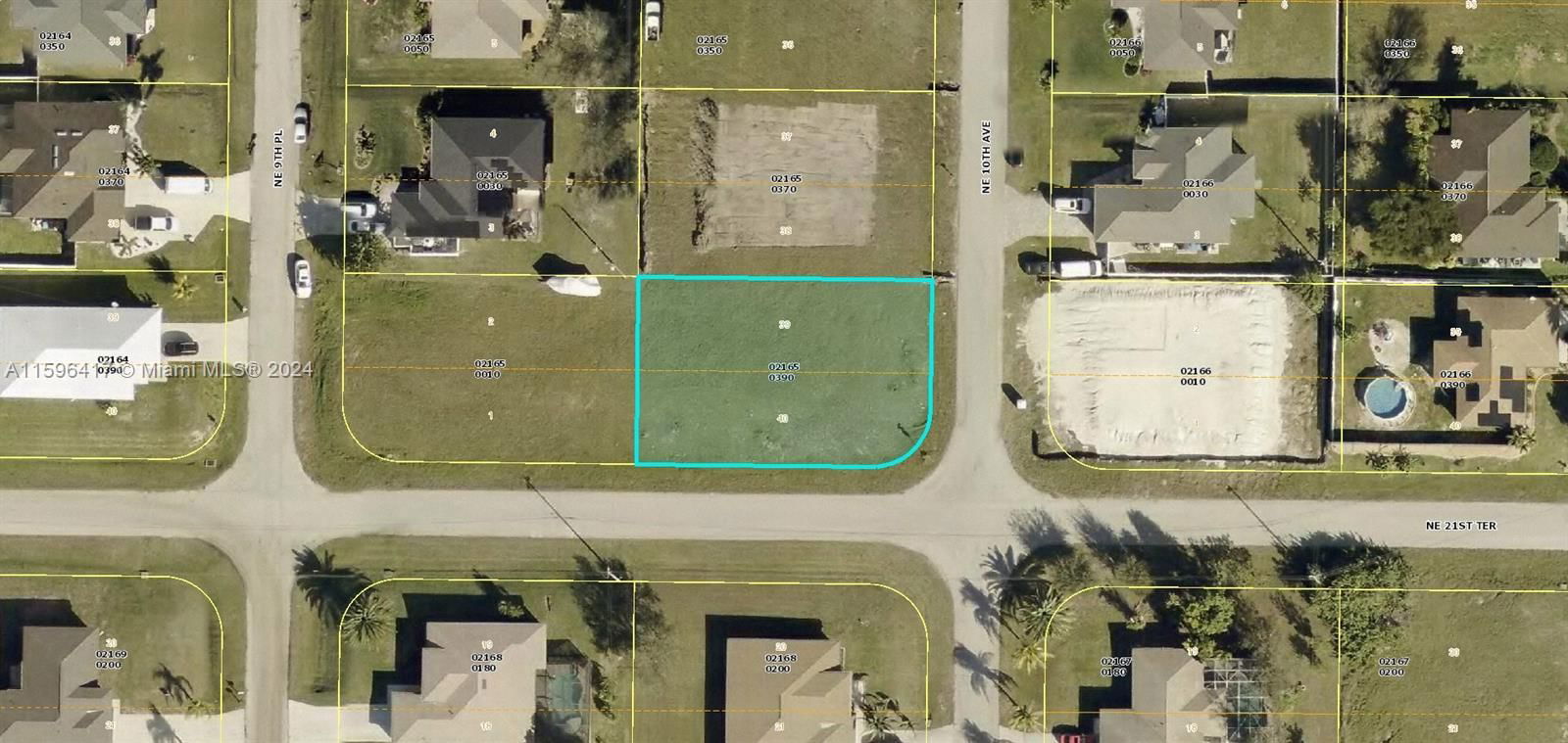 Real estate property located at 2116 NE 10th Ave, Lee County, Cape Coral, Cape Coral, FL