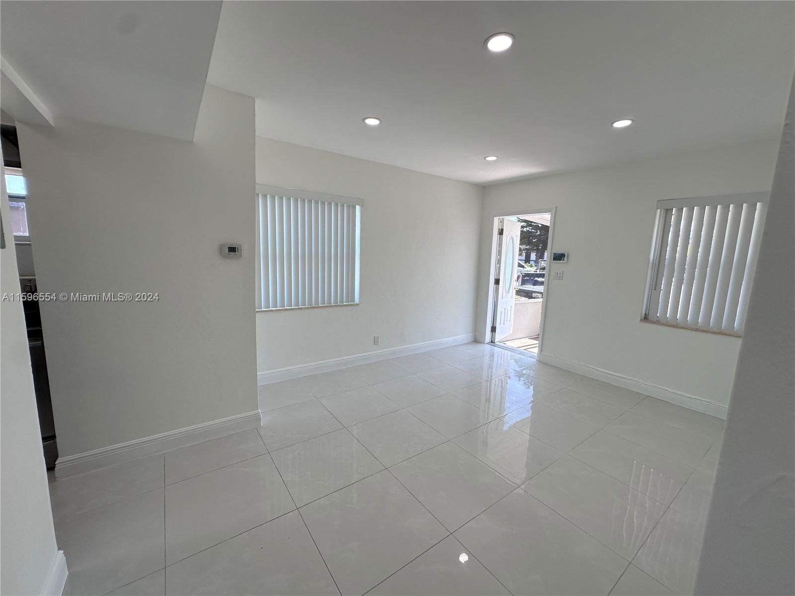 Real estate property located at 1716 Lauderdale Manor Dr, Broward County, LAUDERDALE MANORS REVISED, Fort Lauderdale, FL