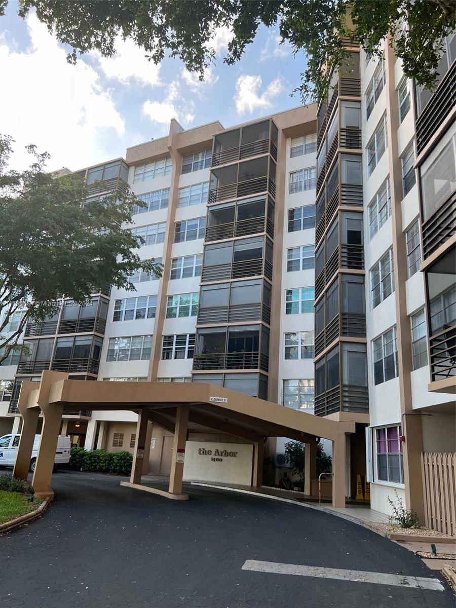 Real estate property located at 1400 Saint Charles Pl #207, Broward County, PARK PLACE CONDOMINIUM NO, Pembroke Pines, FL