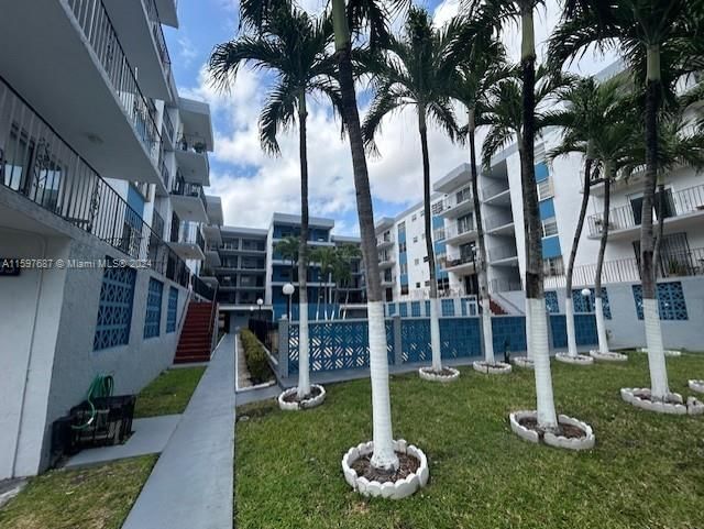 Real estate property located at 1635 44th Pl #307, Miami-Dade County, TREASURY CONDO THE, Hialeah, FL