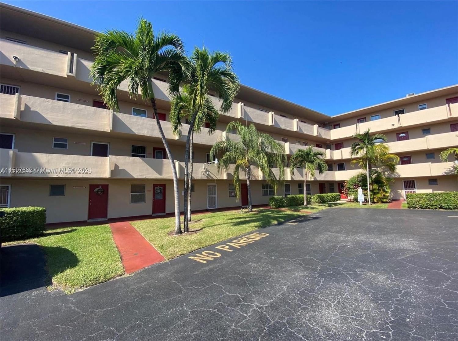 Real estate property located at 1501 191st C315, Miami-Dade County, ROLLING GREEN CONDO C, Miami, FL