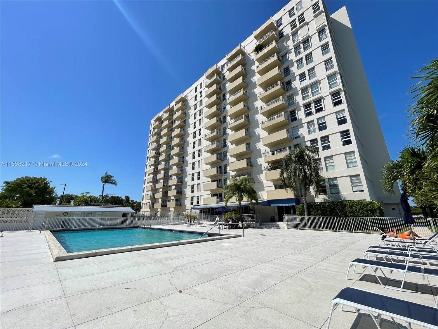 Real estate property located at 880 69th St #4J, Miami-Dade, CLIPPER CONDO NO 1, Miami, FL